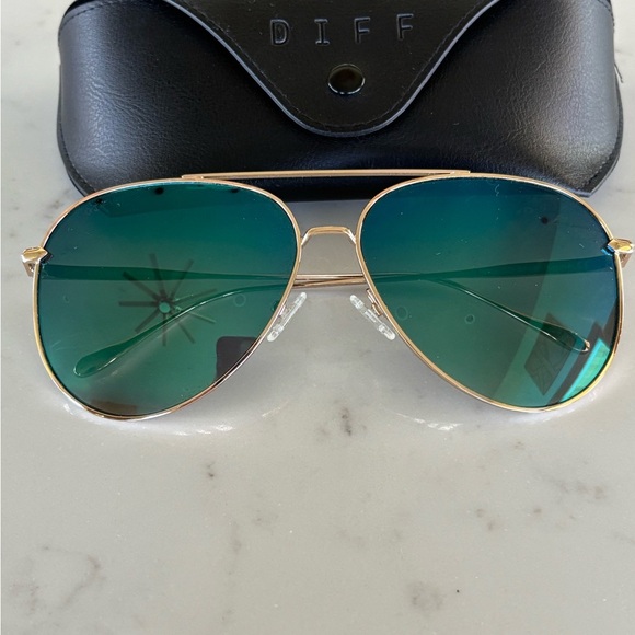 Diff Aviator Sunglasses - Picture 1 of 11